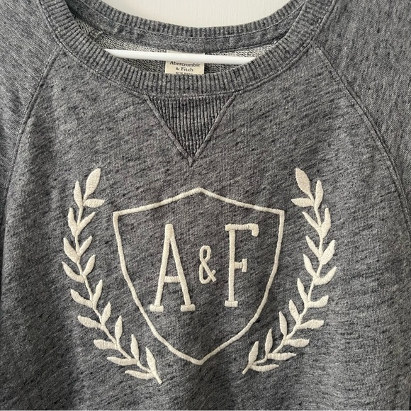 Abercrombie Crewneck Sweater Medium - Picture 2 of 9